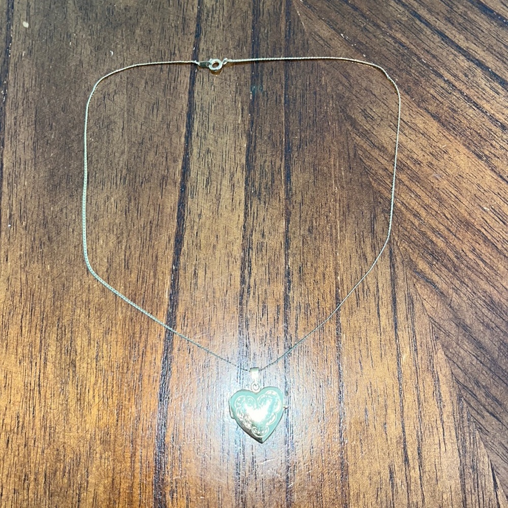 Gold Locket - Picture 2 of 4